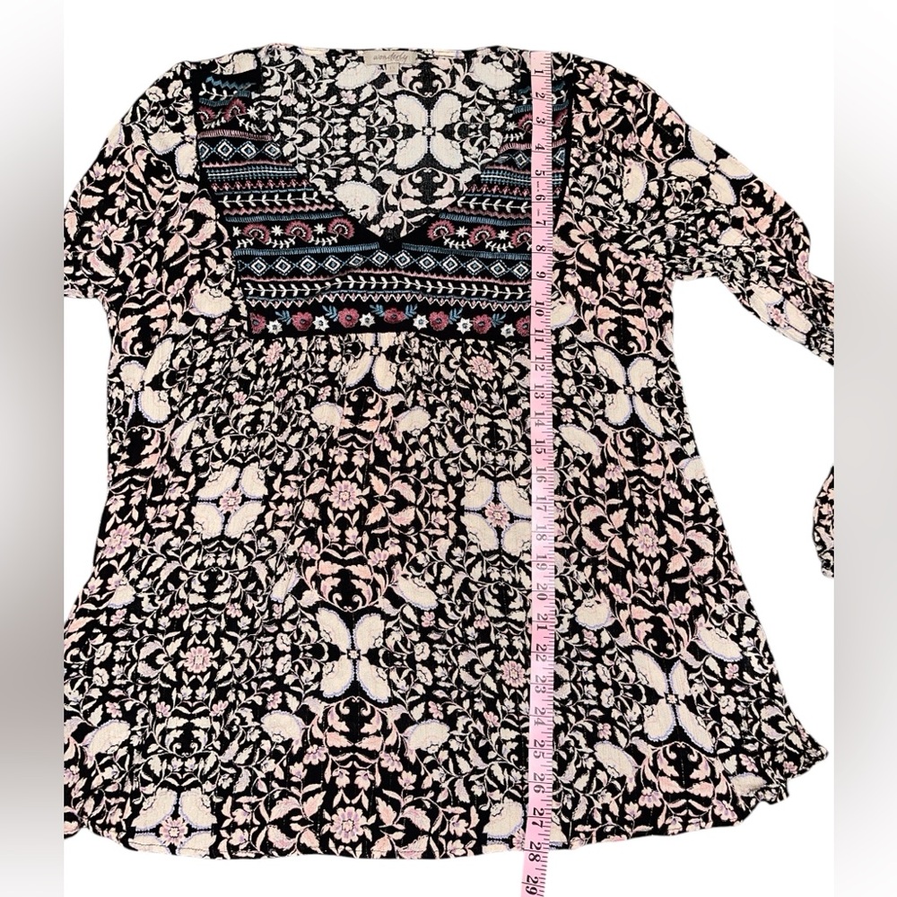 Wonderly Black and Cream Patterned Top - Picture 10 of 15